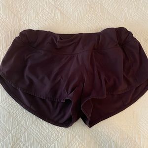 Maroon lululemon speed up shorts 2.5”